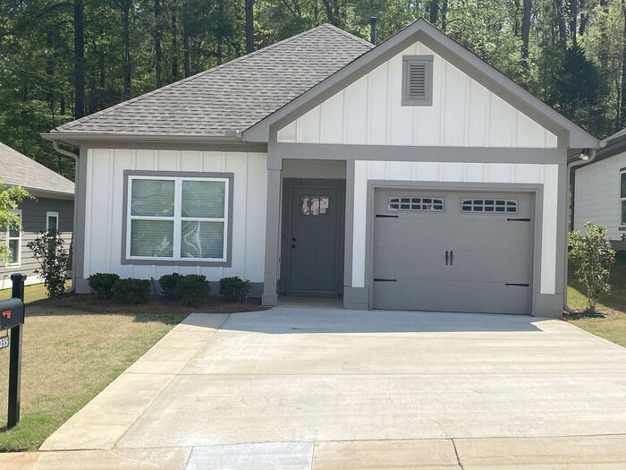 4020 Ashley Dr in Leeds, AL - Building Photo