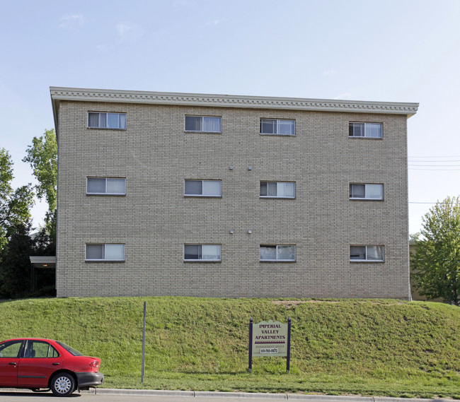 Imperial Valley Apartments in West St. Paul, MN - Building Photo - Building Photo