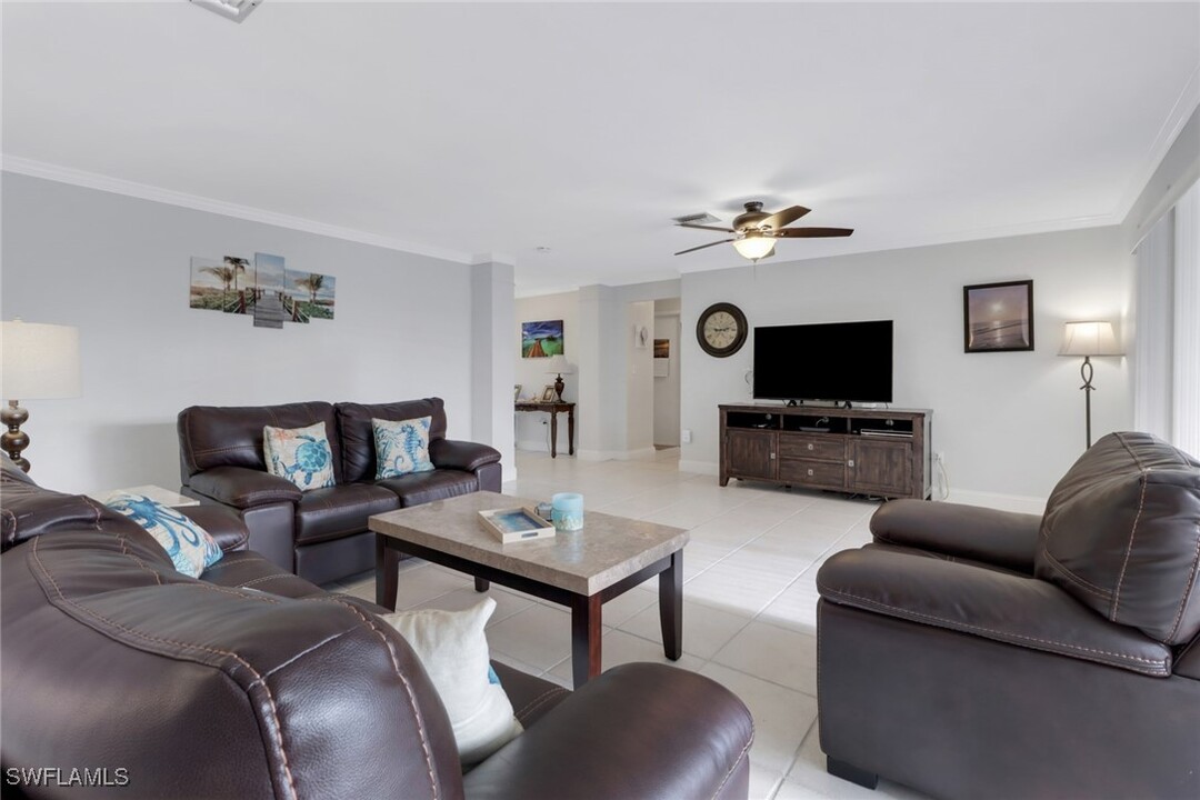 1337 N Collier Blvd in Marco Island, FL - Building Photo