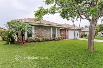 7120 NW 43rd St in Coral Springs, FL - Foto de edificio - Building Photo