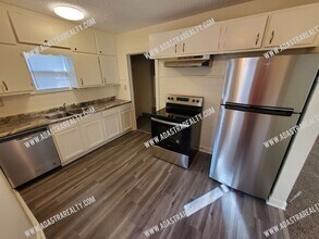 8426 Wayne Ave in Kansas City, MO - Building Photo - Building Photo