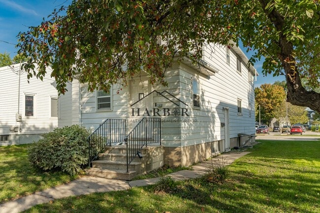 23 8th St NW