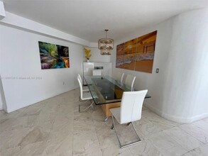 18671 Collins Ave, Unit 601 in Sunny Isles Beach, FL - Foto de edificio - Building Photo