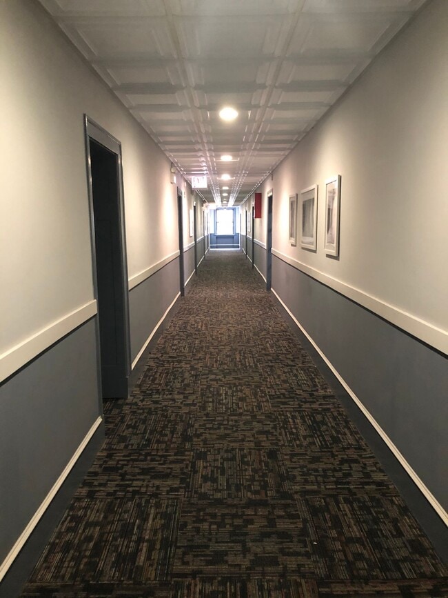 1023 W Argyle St in Chicago, IL - Building Photo - Building Photo