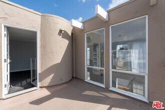 110 Fleet St in Los Angeles, CA - Building Photo - Building Photo