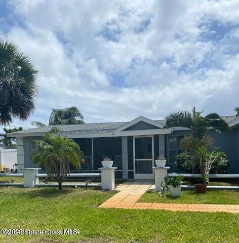 426 S Neptune Dr in Satellite Beach, FL - Foto de edificio - Building Photo