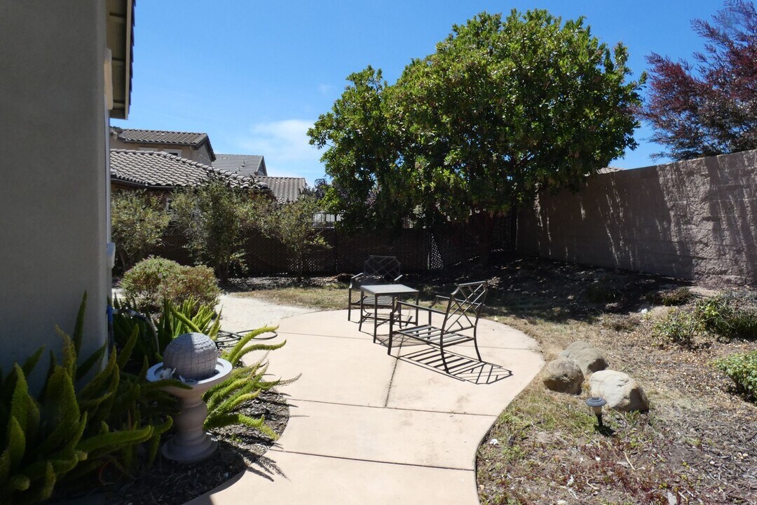 1084 Ford Dr in Nipomo, CA - Building Photo
