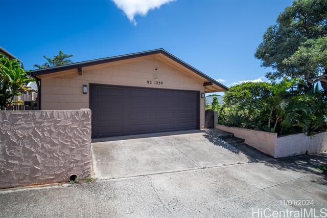 property at 92-1239-1239 Hookeha St