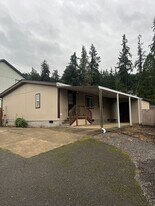 379 S 71st St in Springfield, OR - Building Photo