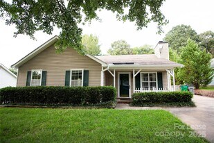 322 Cottonwood Park Dr in Charlotte, NC - Building Photo