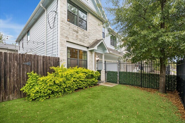 4014 Woodhead St in Houston, TX - Building Photo - Building Photo