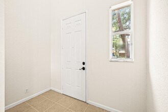 3187 N Oasis Dr in Boynton Beach, FL - Building Photo - Building Photo