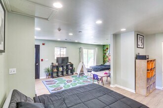 3863 Broadlawn Dr in Los Angeles, CA - Building Photo - Building Photo