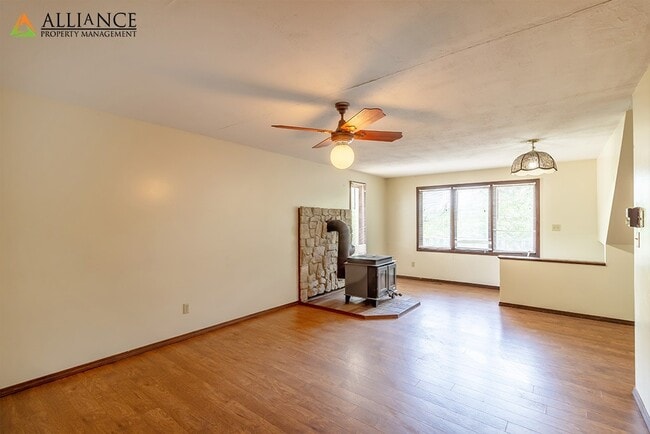 408 Summit Ave in Manhattan, KS - Building Photo - Building Photo