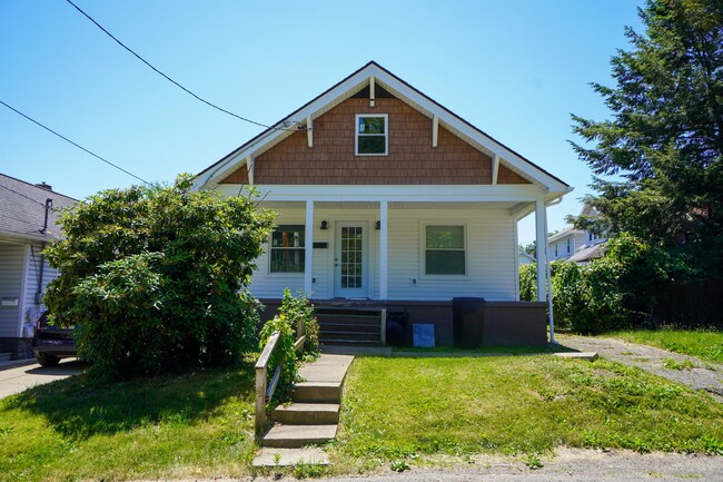 904 Cherry St in Aliquippa, PA - Foto de edificio - Building Photo