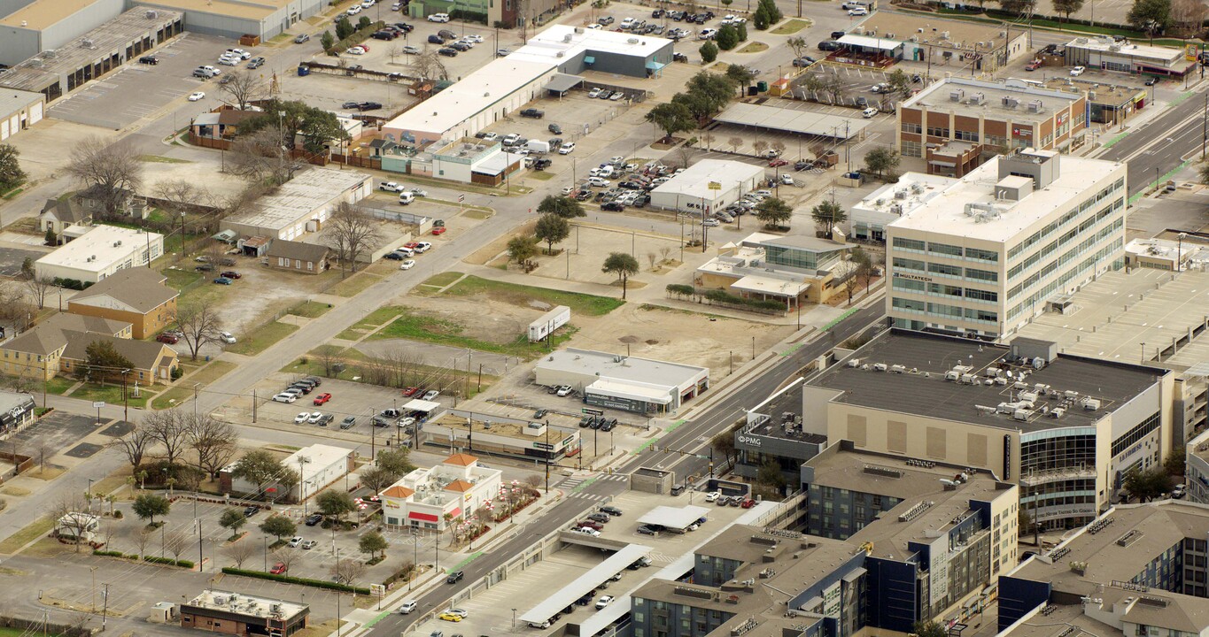 Van Zandt in Fort Worth, TX - Building Photo