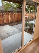 1677 Canary Dr in Sunnyvale, CA - Foto de edificio - Building Photo