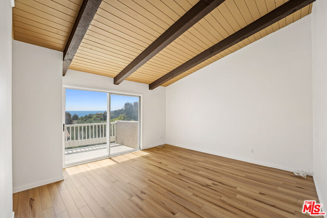 28288 Rey De Copas Ln in Malibu, CA - Foto de edificio