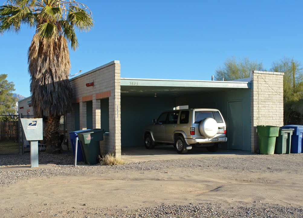 5823-5827 E 29th St in Tucson, AZ - Building Photo