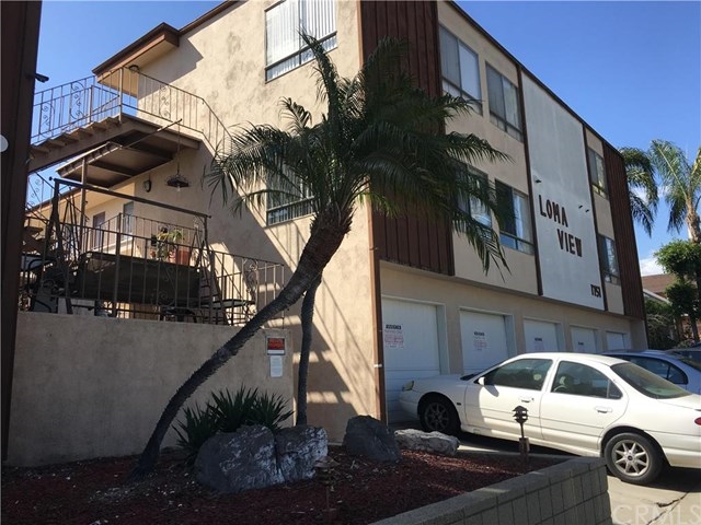 Loma View Apartments in Long Beach, CA - Building Photo