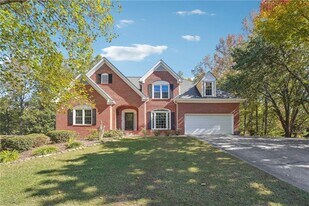 2335 Corbett Ct in Powder Springs, GA - Building Photo