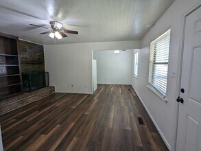 304 Vicksburg Cir in Norman, OK - Building Photo - Building Photo