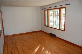 2410 Winthrop Rd in Lincoln, NE - Building Photo - Building Photo