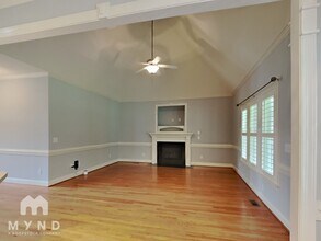 50 Alvis Ct in Fuquay Varina, NC - Foto de edificio - Building Photo