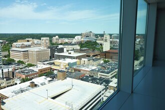 555 E William St, Unit 22E in Ann Arbor, MI - Building Photo - Building Photo