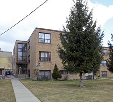 15 Rosseau Rd Apartments