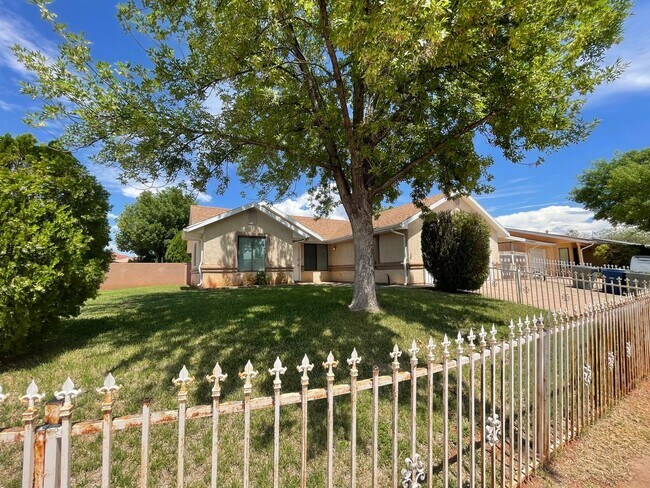1642 W 1510 N in Saint George, UT - Building Photo - Building Photo