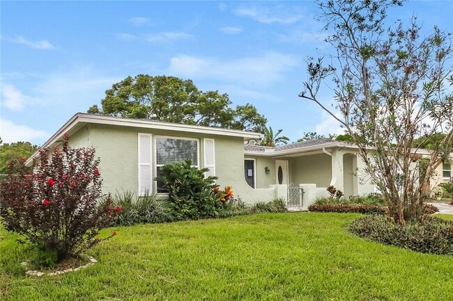 7500 San Salvadore Dr in Port Richey, FL - Building Photo - Building Photo