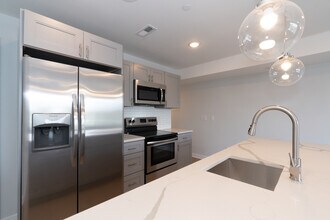 644 32nd N St, Unit B in Philadelphia, PA - Building Photo - Building Photo