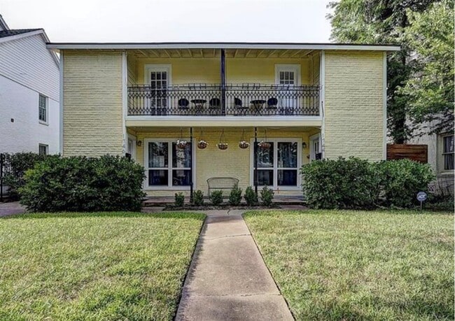 property at 1746 Banks St