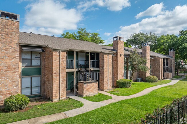 Siena Courtyards Apartments in Houston, TX - Foto de edificio - Building Photo