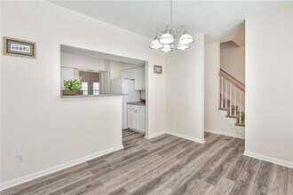 1531 Creek Ct in Williamsburg, VA - Foto de edificio - Building Photo