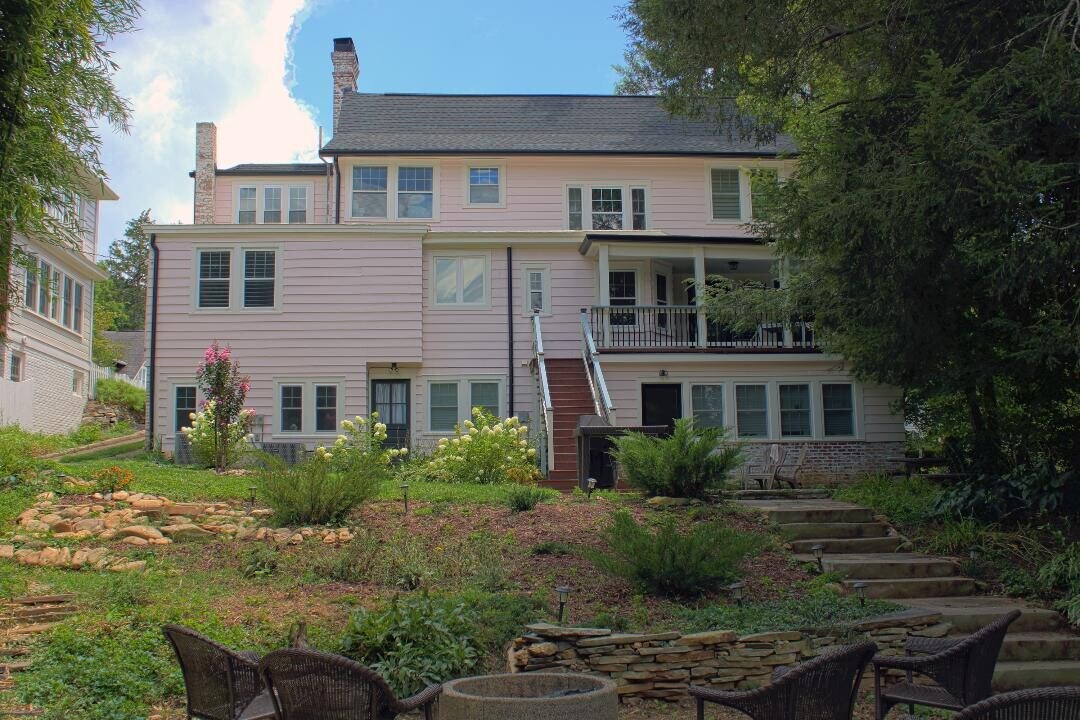 55 Edgemont Rd in Asheville, NC - Building Photo