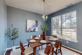 801 Gillon Dr in Arlington, TX - Building Photo - Building Photo