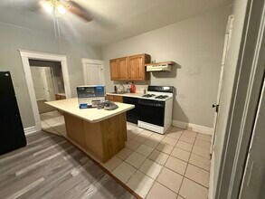 4653 Cecil Pl, Unit B in St. Louis, MO - Foto de edificio - Building Photo