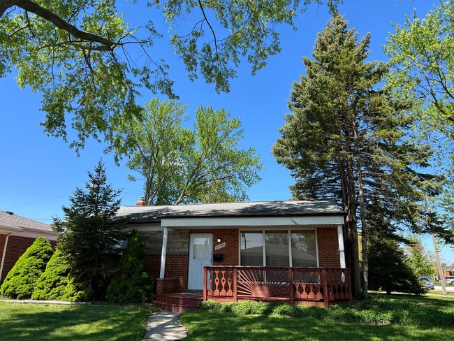 property at 30014 Lonnie Dr