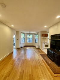 1751 Beacon St, Unit #1 in Brookline, MA - Foto de edificio - Building Photo