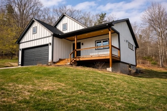 31 Moonlight Path Wy in Fairview, NC - Building Photo - Building Photo