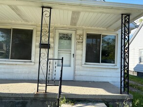 7535 Toepfer Rd in Warren, MI - Building Photo - Building Photo