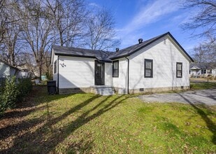 709 East St in Murfreesboro, TN - Building Photo - Building Photo