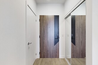 1037 The Queensway in Toronto, ON - Building Photo - Building Photo