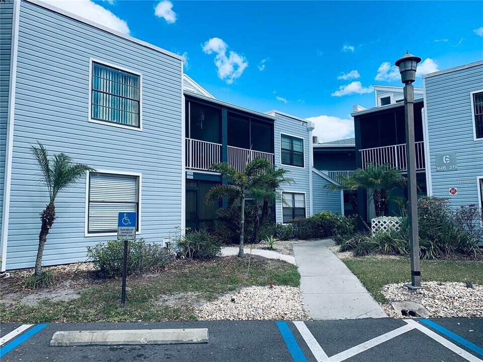 3681 Atrium Dr in Orlando, FL - Foto de edificio
