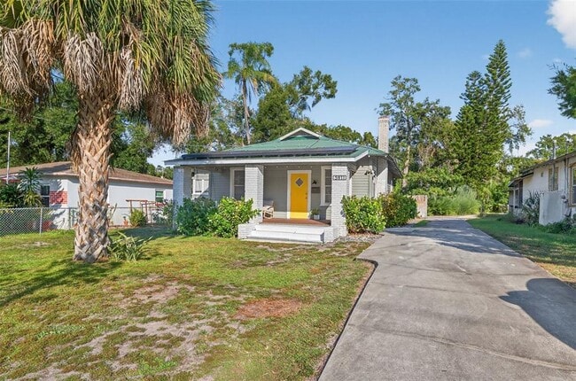 5911 N Highland Ave in Tampa, FL - Building Photo - Building Photo