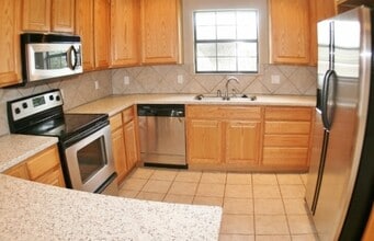 409 Olive Dr in Clovis, NM - Building Photo - Building Photo