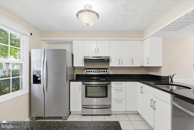 property at 2832 S Meade St