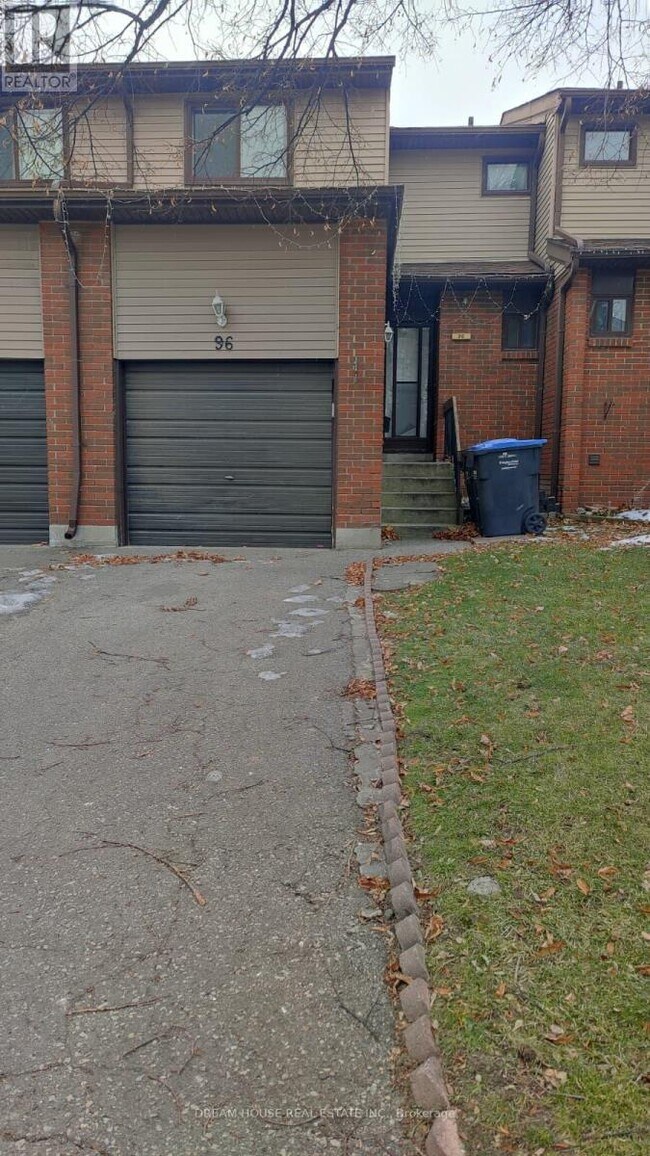 96 Carleton Pl in Brampton, ON - Building Photo - Building Photo